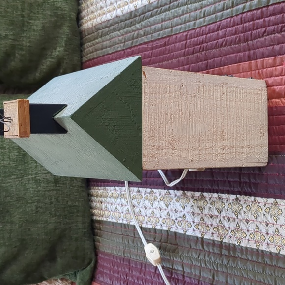 Primitive wooden Saltbox House electric lighted night light in working condition - Picture 7 of 11